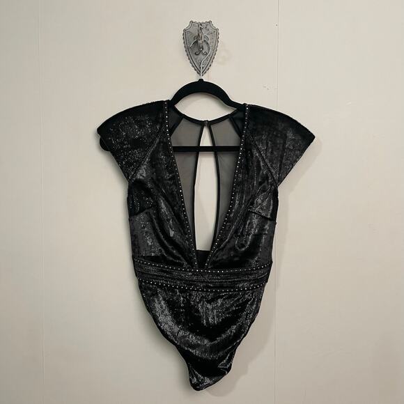 Victoria’s Secret Small black gold velour metallic chain shoulder pads sheer - Picture 1 of 8